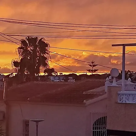 1 Bed Free Parking And Netflix, Min 11 Nights Seasonal Apartmán San Fulgencio